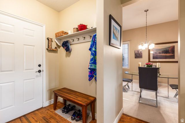13 LA MONTAGNE LN, Sandy, UT 84092