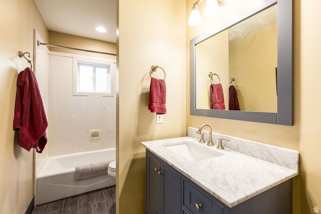 13 LA MONTAGNE LN, Sandy, UT 84092