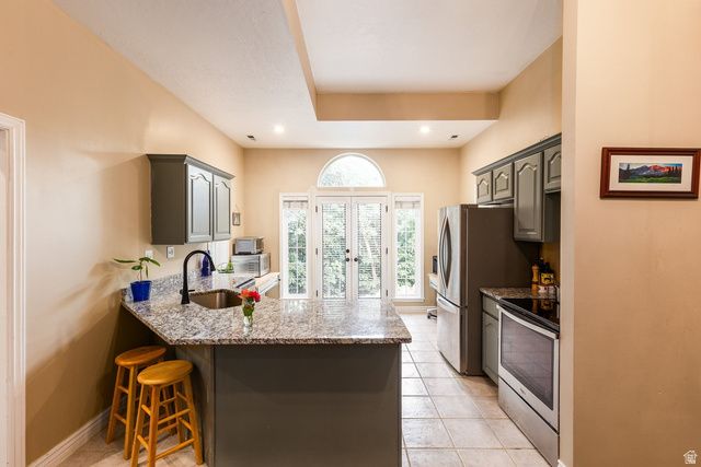 13 LA MONTAGNE LN, Sandy, UT 84092