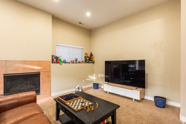 13 LA MONTAGNE LN, Sandy, UT 84092