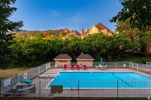13 LA MONTAGNE LN, Sandy, UT 84092