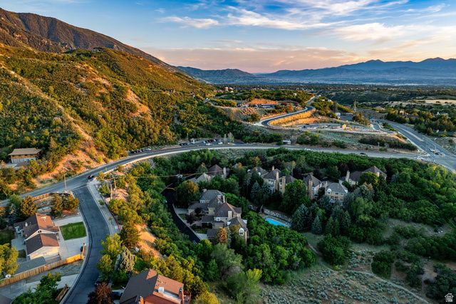 13 LA MONTAGNE LN, Sandy, UT 84092
