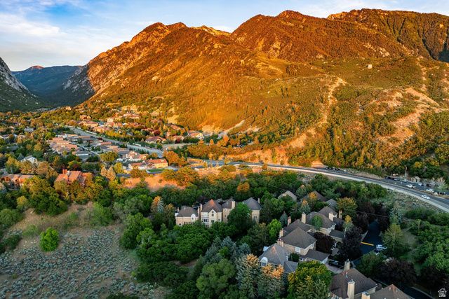 13 LA MONTAGNE LN, Sandy, UT 84092