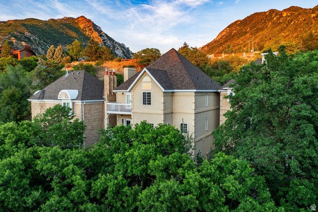 13 LA MONTAGNE LN, Sandy, UT 84092