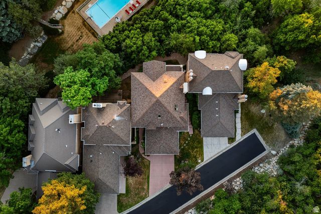 13 LA MONTAGNE LN, Sandy, UT 84092