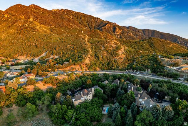 13 LA MONTAGNE LN, Sandy, UT 84092