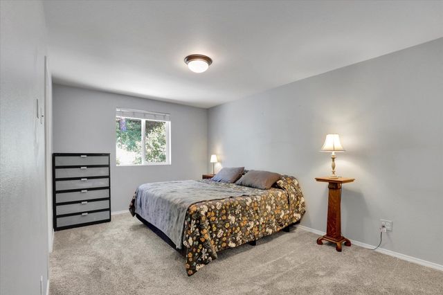 35110 N Milan-Elk Rd, Chattaroy, WA 99003