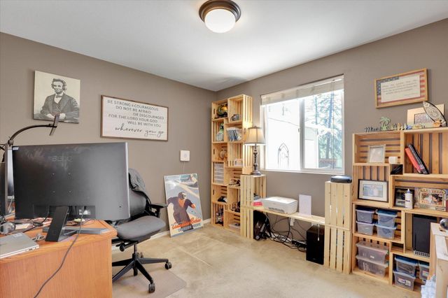 35110 N Milan-Elk Rd, Chattaroy, WA 99003