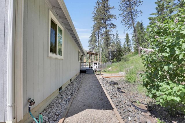 35110 N Milan-Elk Rd, Chattaroy, WA 99003