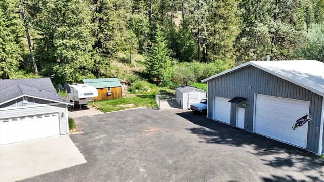 35110 N Milan-Elk Rd, Chattaroy, WA 99003