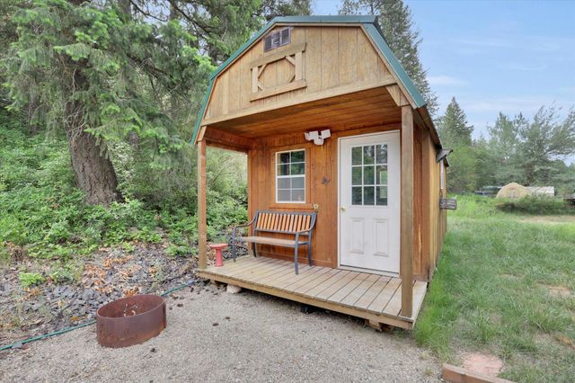 35110 N Milan-Elk Rd, Chattaroy, WA 99003