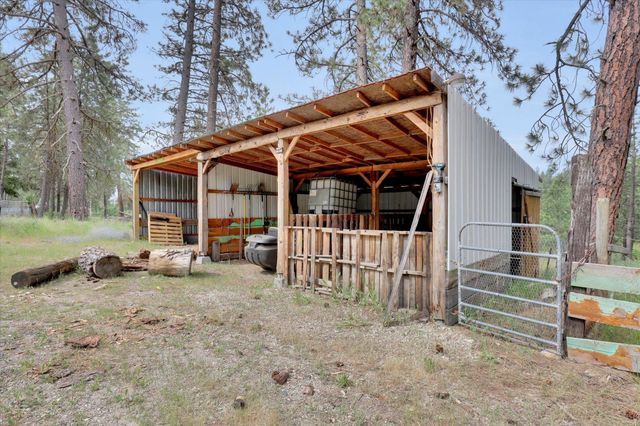 35110 N Milan-Elk Rd, Chattaroy, WA 99003