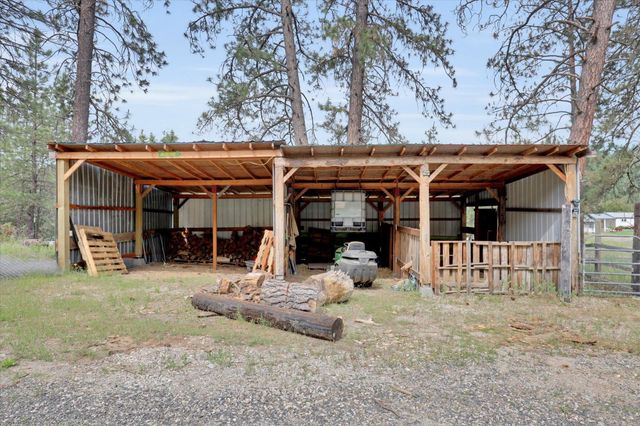 35110 N Milan-Elk Rd, Chattaroy, WA 99003