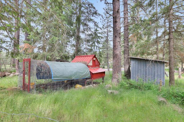 35110 N Milan-Elk Rd, Chattaroy, WA 99003