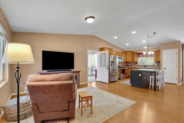 35110 N Milan-Elk Rd, Chattaroy, WA 99003