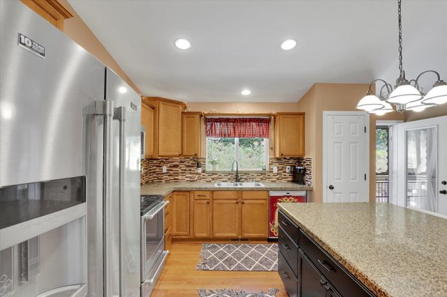 35110 N Milan-Elk Rd, Chattaroy, WA 99003