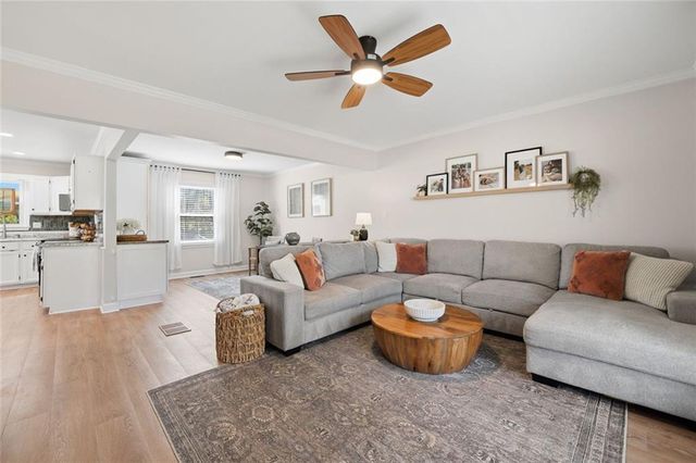 4922 Willow Creek Drive, Woodstock, GA 30188