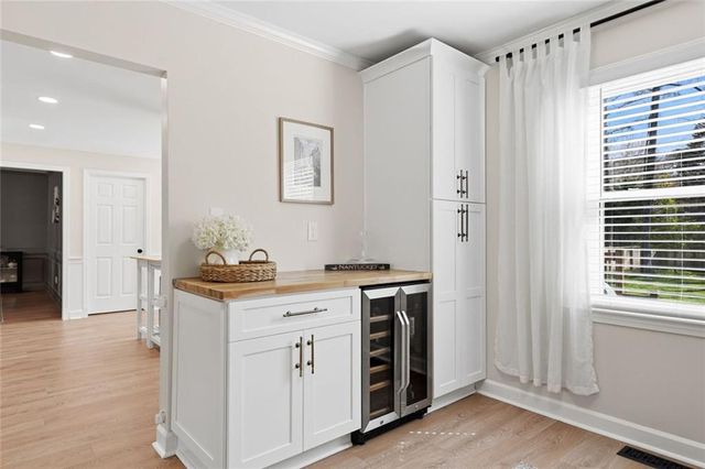 4922 Willow Creek Drive, Woodstock, GA 30188