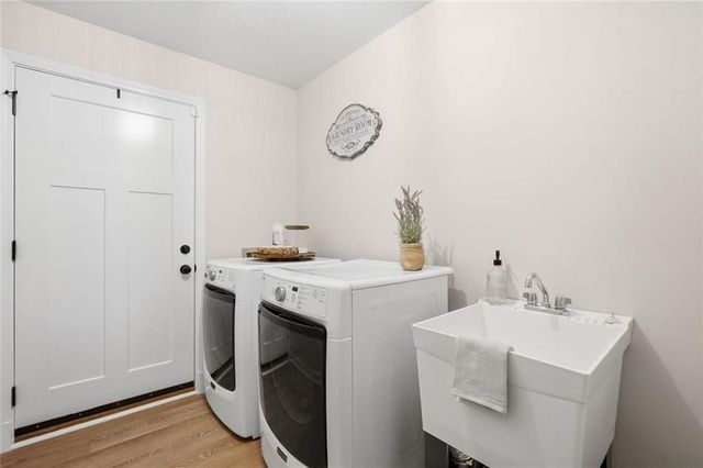 4922 Willow Creek Drive, Woodstock, GA 30188