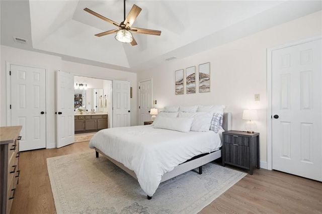 4922 Willow Creek Drive, Woodstock, GA 30188