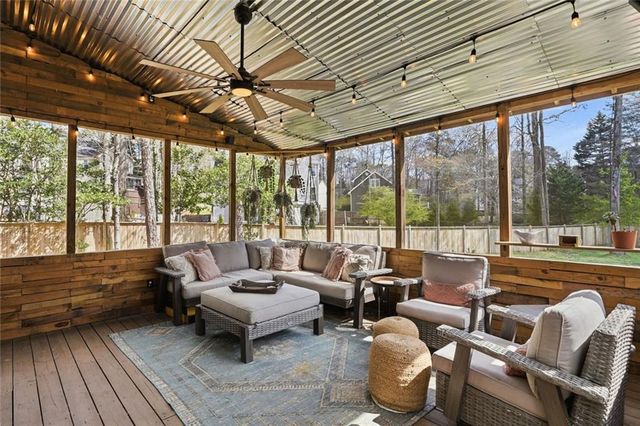 4922 Willow Creek Drive, Woodstock, GA 30188