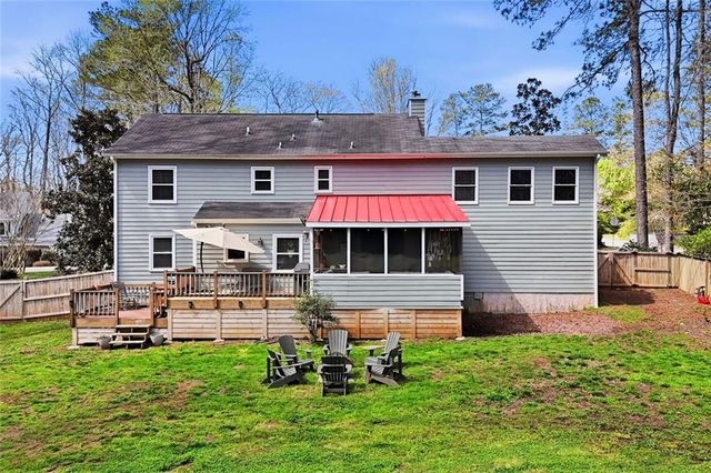 4922 Willow Creek Drive, Woodstock, GA 30188