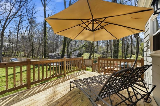 4922 Willow Creek Drive, Woodstock, GA 30188