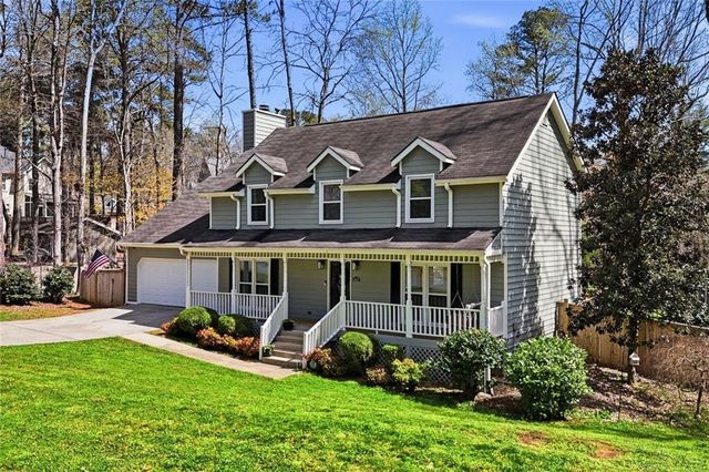 4922 Willow Creek Drive, Woodstock, GA 30188