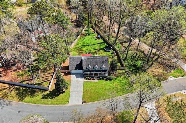 4922 Willow Creek Drive, Woodstock, GA 30188