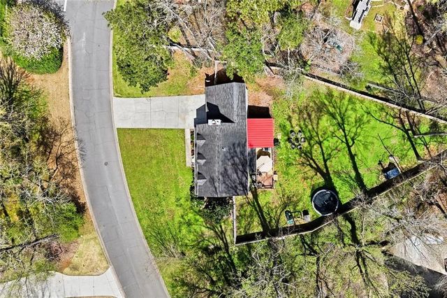 4922 Willow Creek Drive, Woodstock, GA 30188