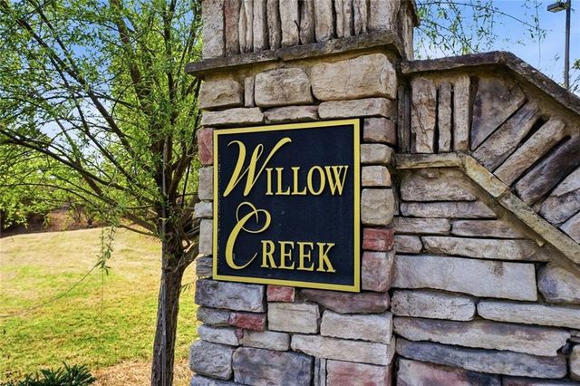 4922 Willow Creek Drive, Woodstock, GA 30188