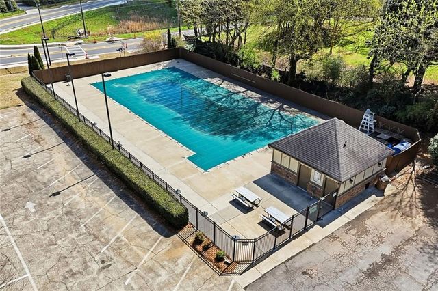 4922 Willow Creek Drive, Woodstock, GA 30188