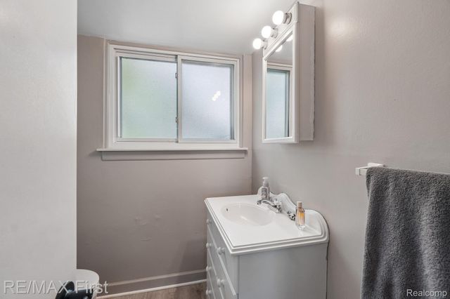 36258 Jamison Street, Livonia, MI 48154