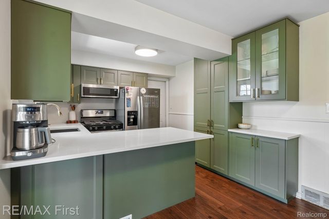 36258 Jamison Street, Livonia, MI 48154
