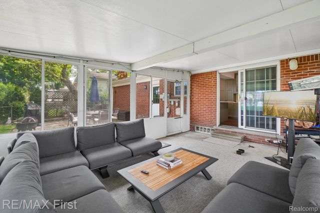 36258 Jamison Street, Livonia, MI 48154