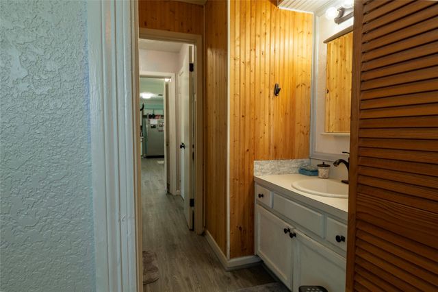 2319 Goldenrod Street, Highlands, TX 77562