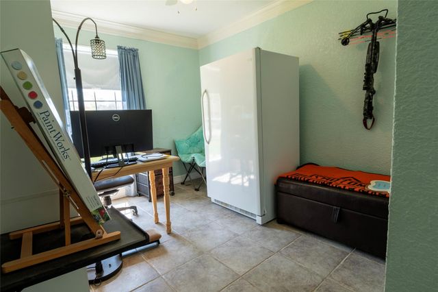 2319 Goldenrod Street, Highlands, TX 77562