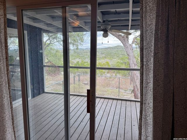 1154 Spitz Kegel View, Canyon Lake, TX 78133