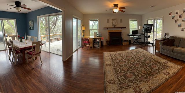 1154 Spitz Kegel View, Canyon Lake, TX 78133