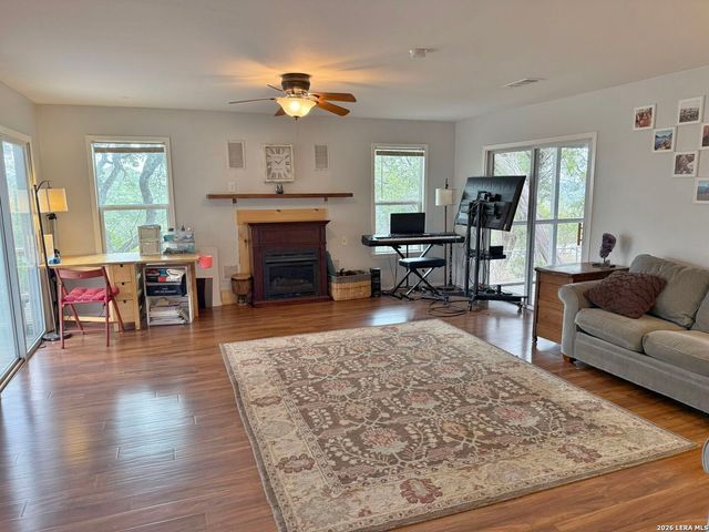 1154 Spitz Kegel View, Canyon Lake, TX 78133