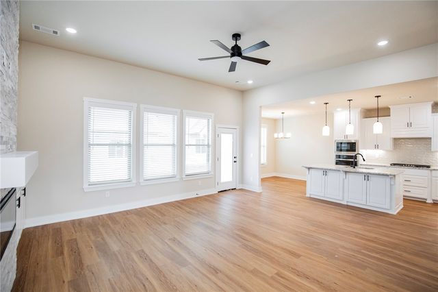 6704 SW Basswood Avenue, Bentonville, AR 72713