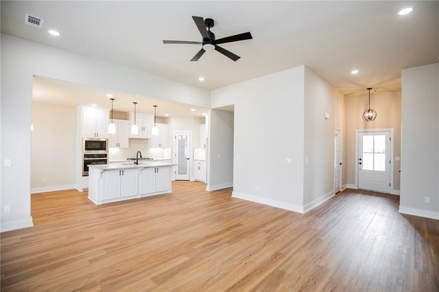 6704 SW Basswood Avenue, Bentonville, AR 72713