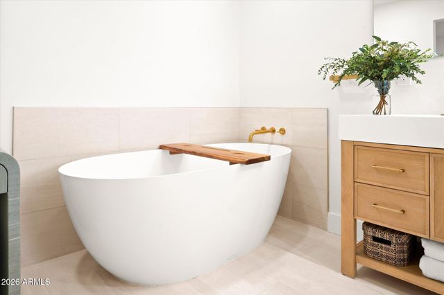 8755 E PLAZA Avenue, Scottsdale, AZ 85250