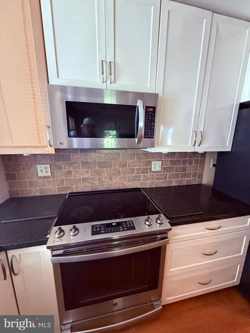 1808 WEXFORD RD, Palmyra, PA 17078