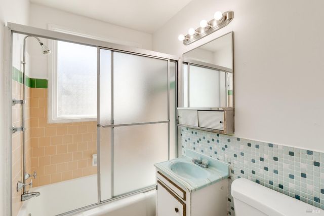 109 Webster St, Vallejo, CA 94591