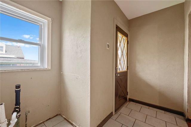 410 Orwell Way, Bloomfield, PA 15224