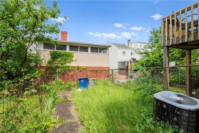 410 Orwell Way, Bloomfield, PA 15224