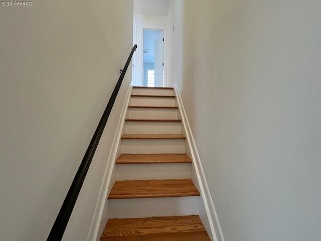 141 Manorhaven Boulevard J, Port Washington, NY 11050