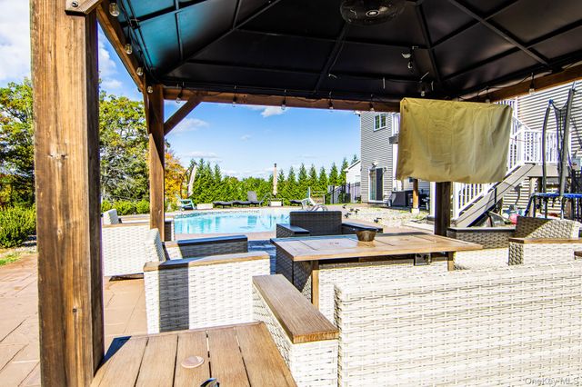 5 Deangelis Drive, Monroe, NY 10950