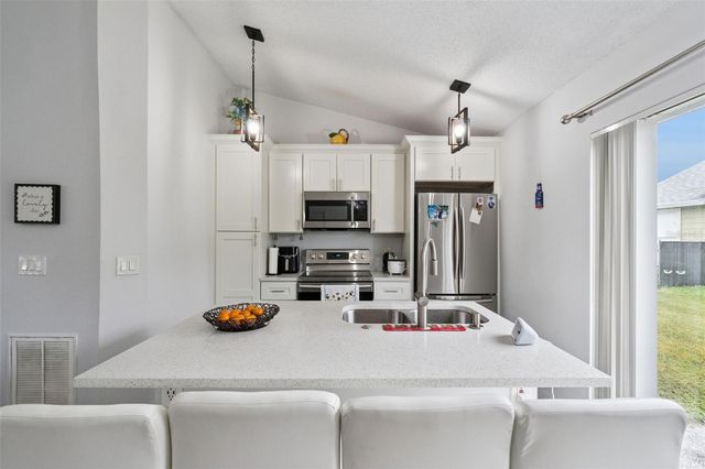 2409 LINCOLNSHIRE COURT, Kissimmee, FL 34743